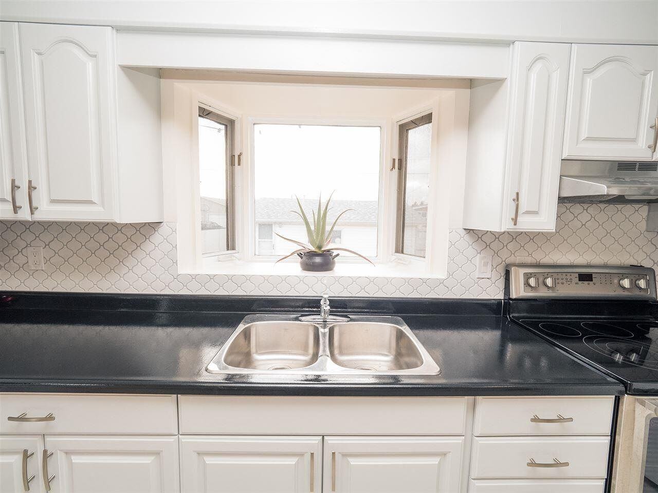 7931 130a Ave Nw - Photo 5 of 31
