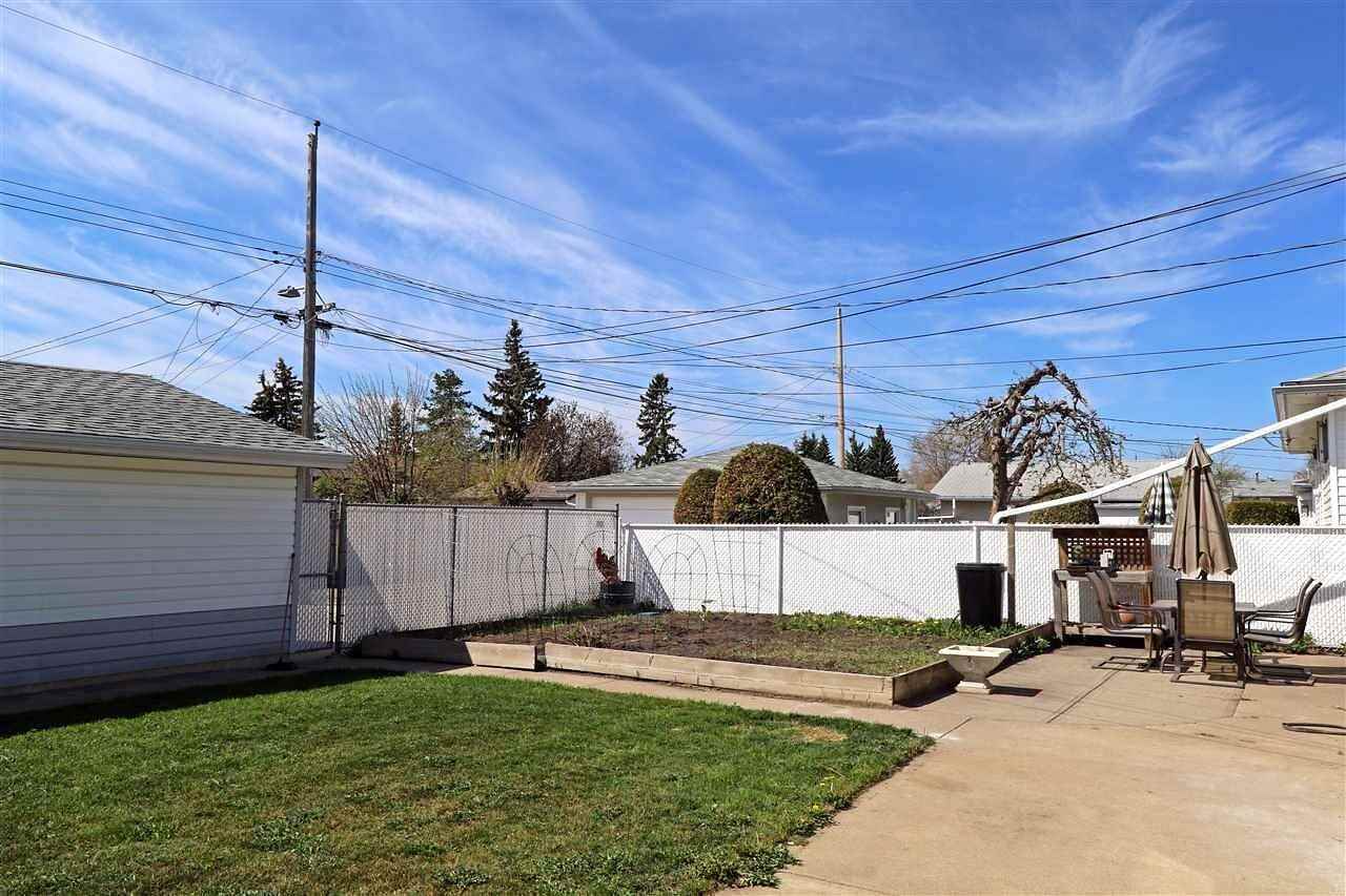 7931 130a Ave Nw - Photo 6 of 31