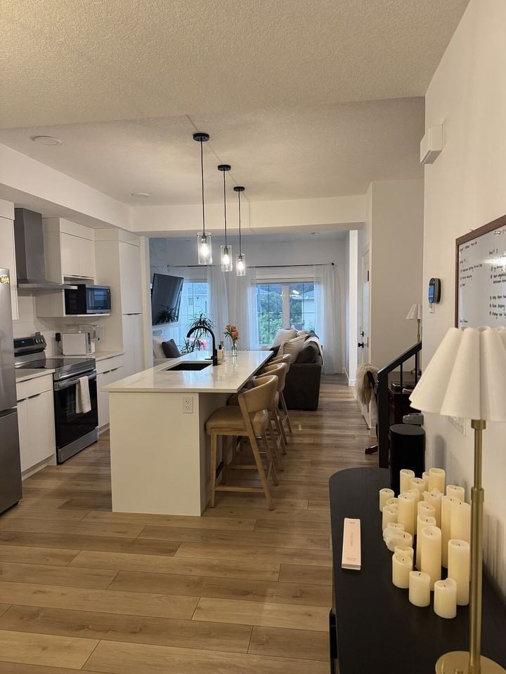 245 - 245 40 Ave Nw - Photo 3 of 16