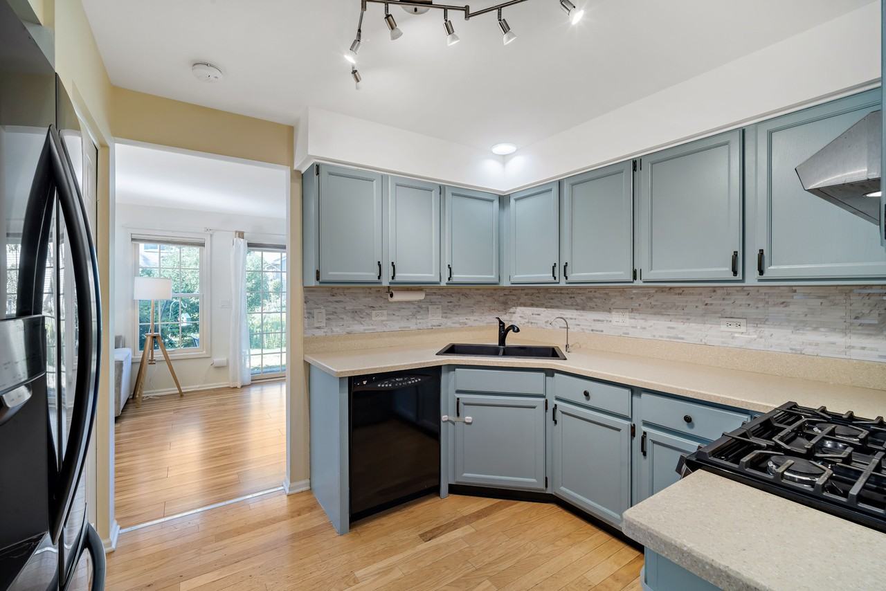 2462 E Towne Blvd #2462 - Photo 6 of 16