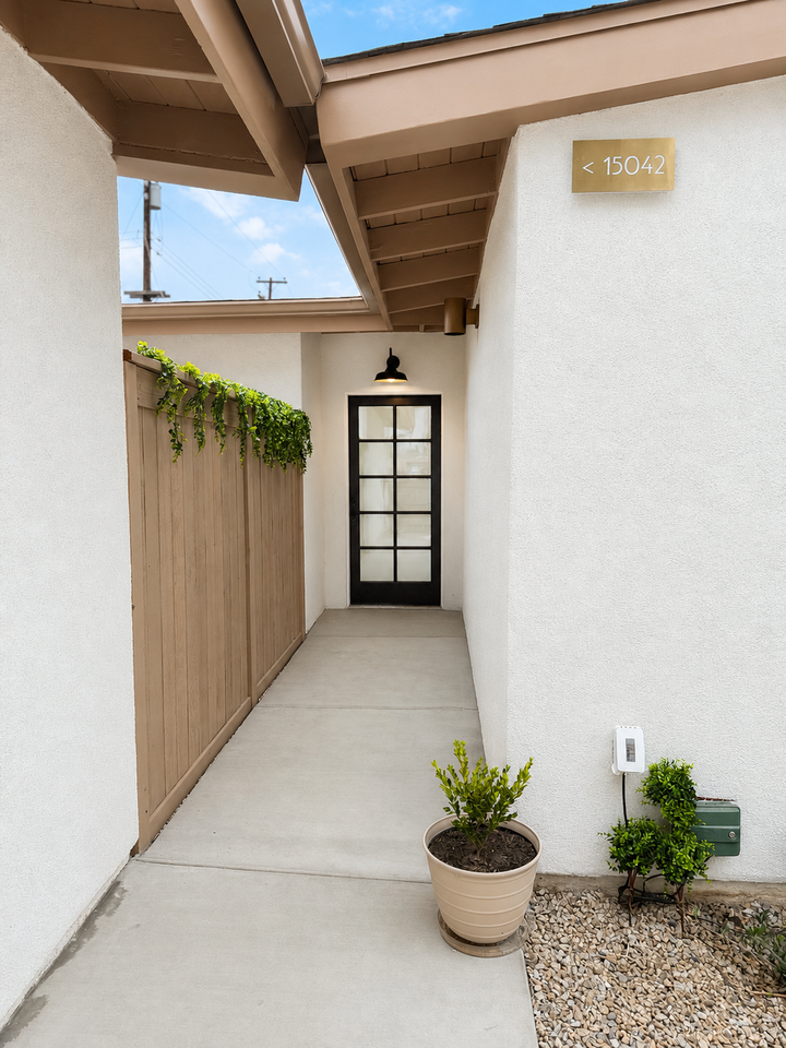 15042 Joycedale St #NA - Photo 4 of 20