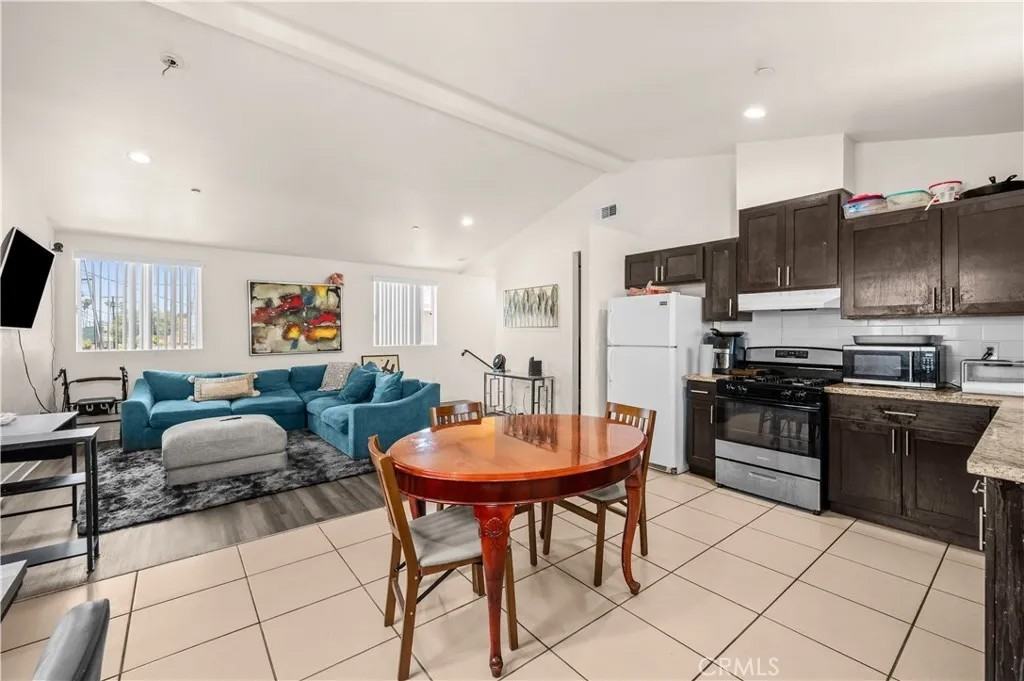 842 W 78th St #NA - Photo 4 of 16