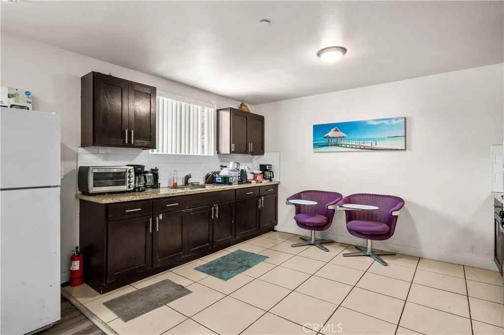 842 W 78th St #NA - Photo 5 of 16