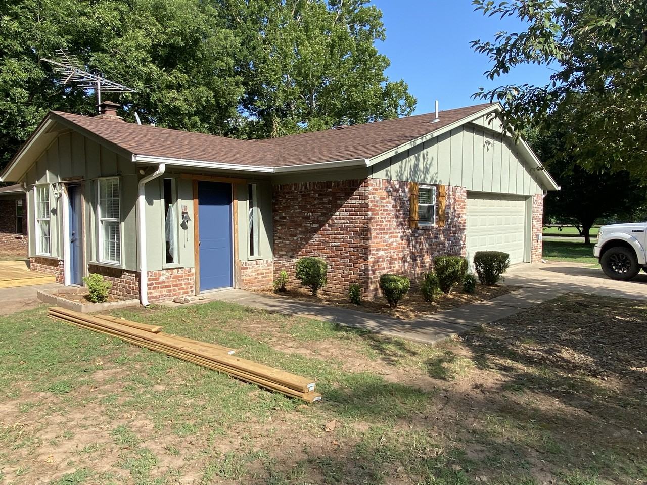 1420 Brannon Ln #NA - Photo 2 of 20