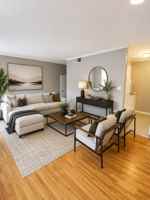 featured image of 130 College St