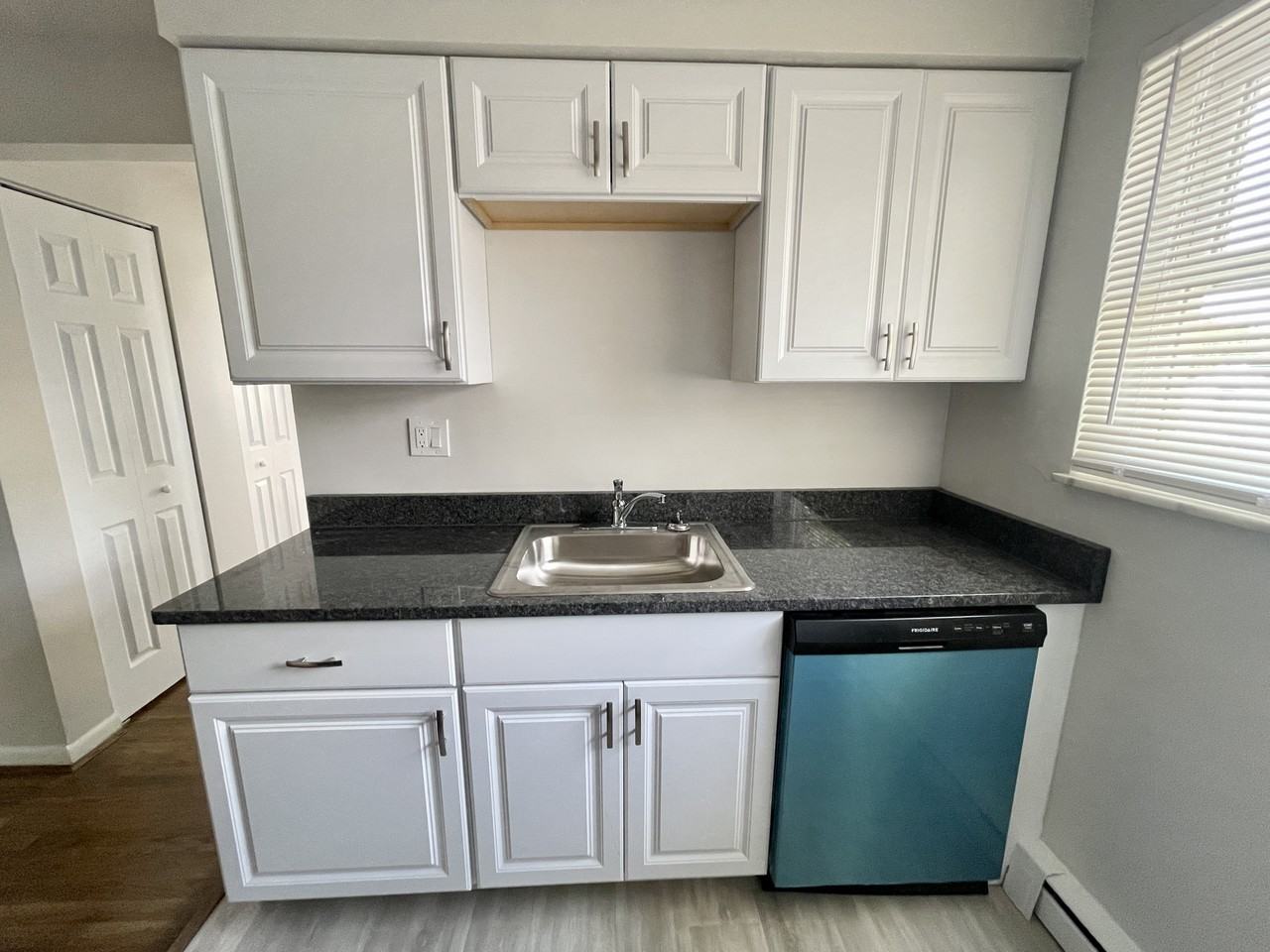 4191 Hoffman Ave #4 - Photo 4 of 14