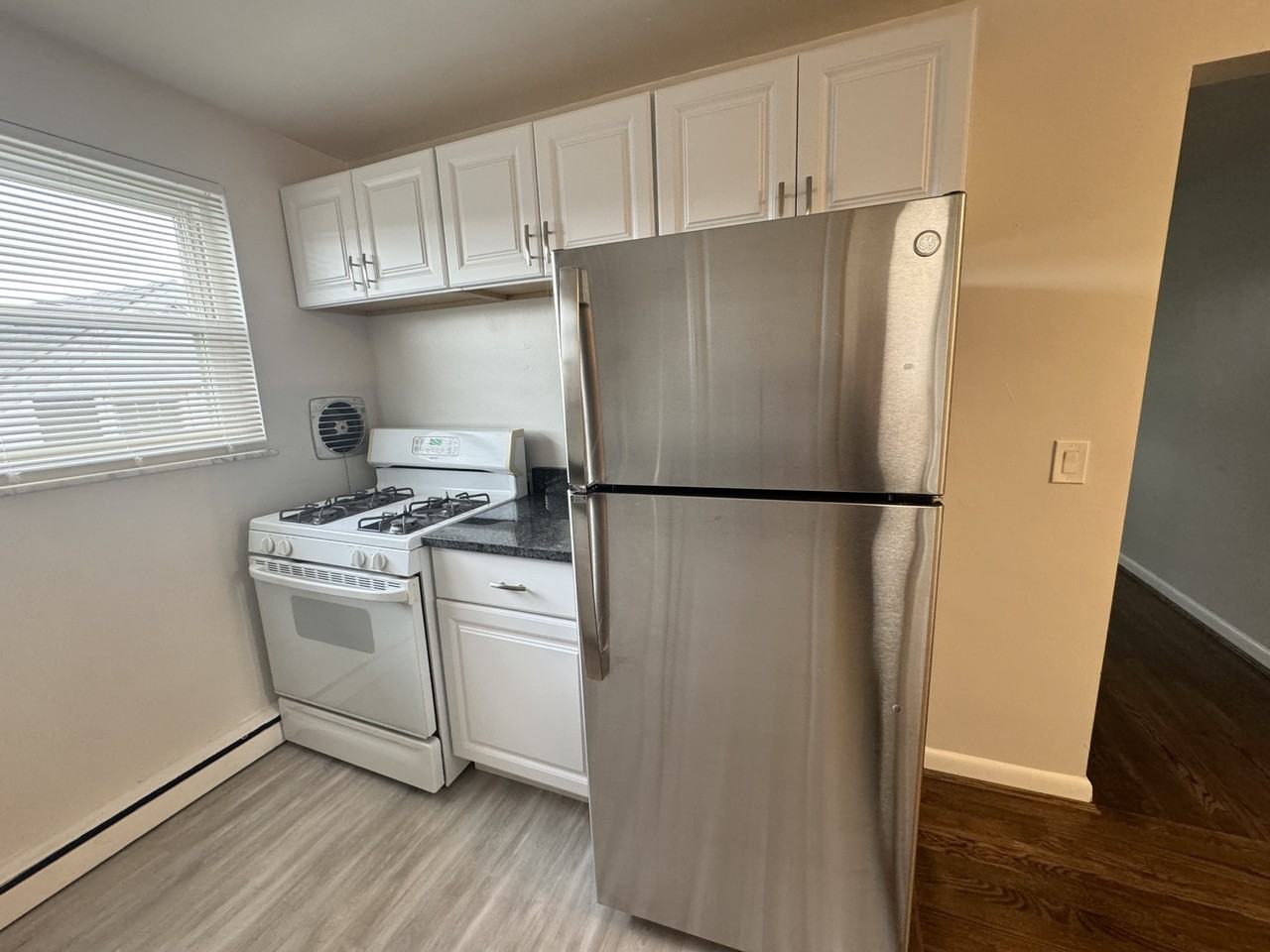 4191 Hoffman Ave #4 - Photo 6 of 14