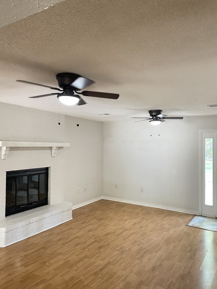 212 Lexington Dr #NA - Photo 2 of 20