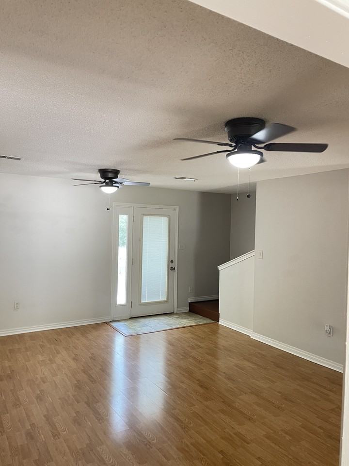 212 Lexington Dr #NA - Photo 3 of 20