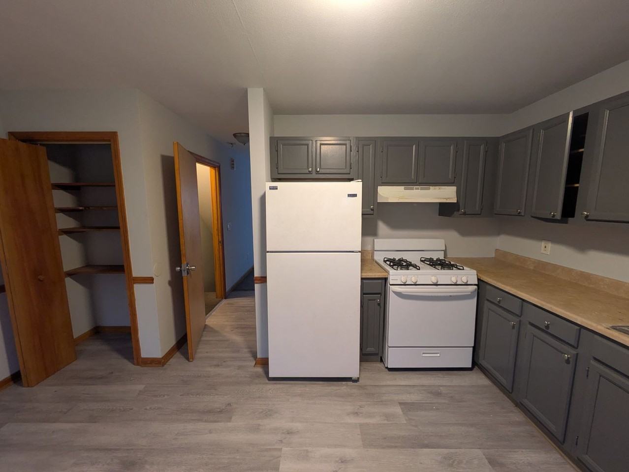 Campbell Ave Apartments - Photo 6 of 37