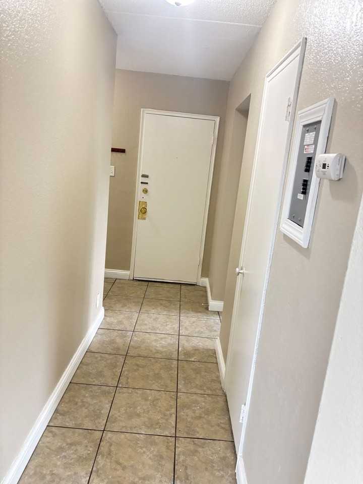 Hoagland Apartments - Photo 3 of 18