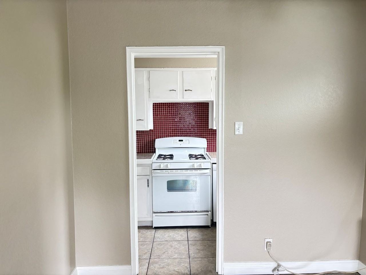 Hoagland Apartments - Photo 5 of 18