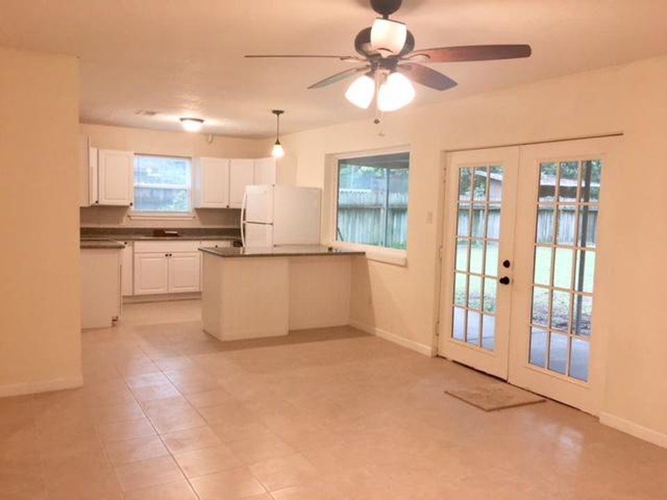 1303 S Fenner Ave #NA - Photo 6 of 9