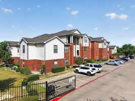 featured image of 220 W Overton Rd