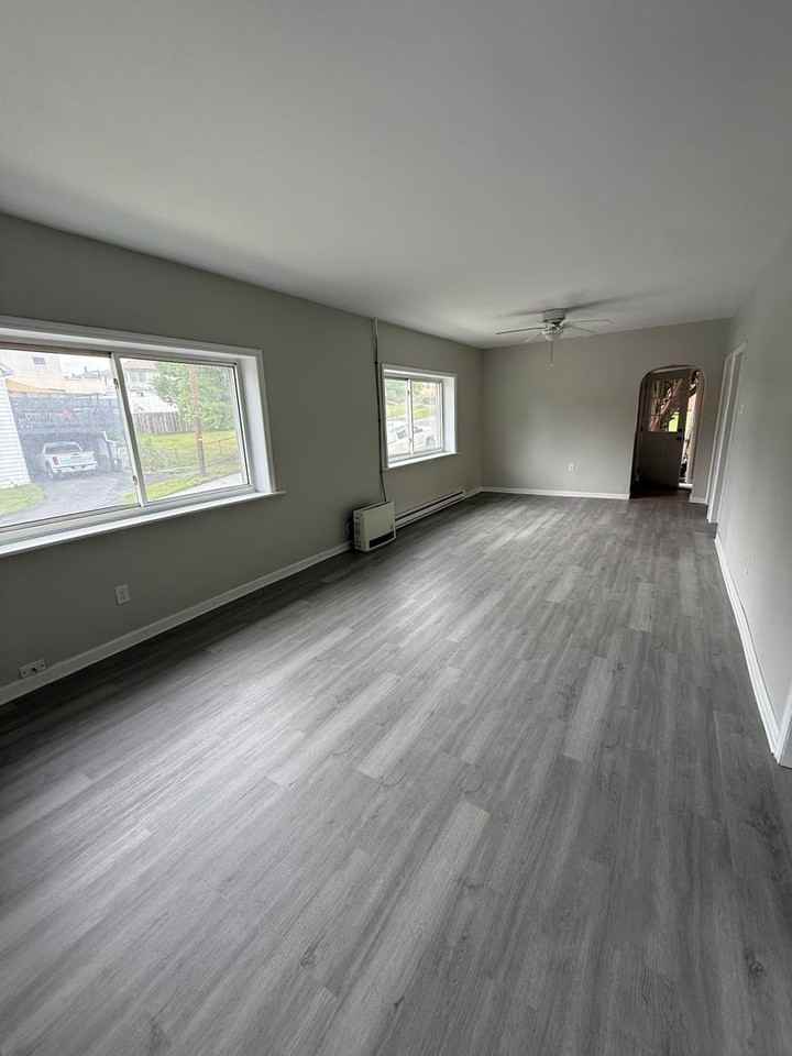 1201 Stafford Ave - Photo 5 of 15