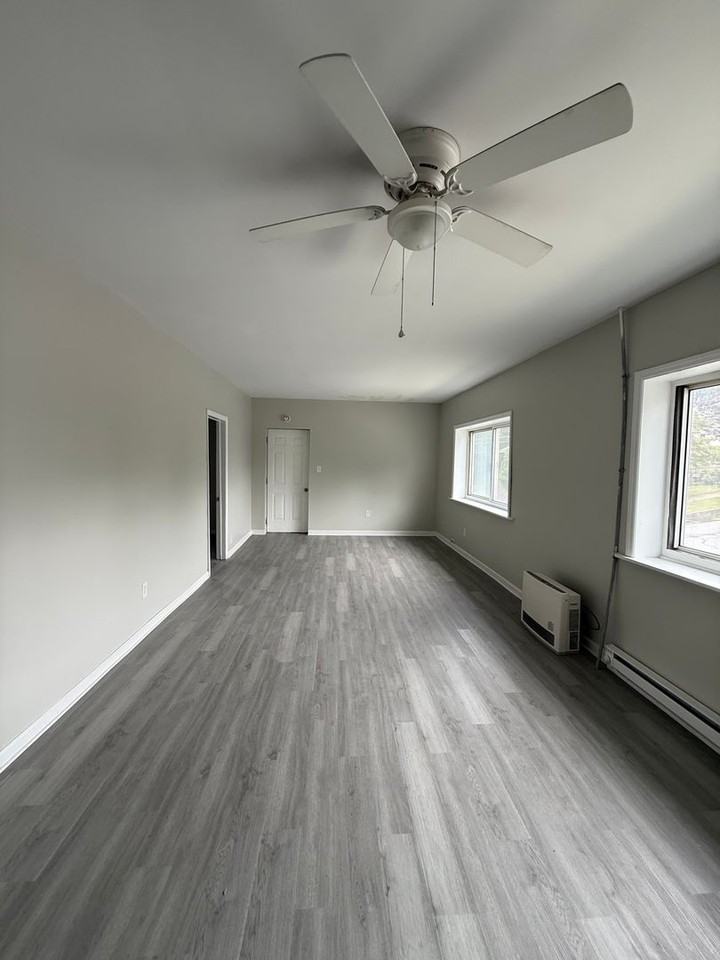 1201 Stafford Ave - Photo 6 of 15