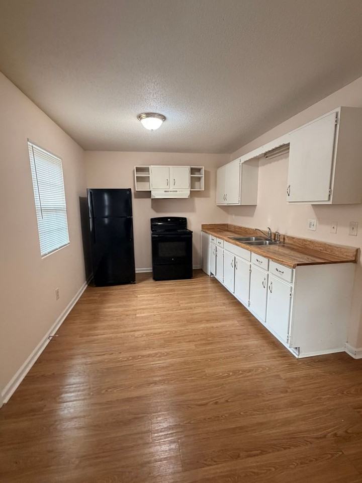 120 Albany St #46 - Photo 4 of 9