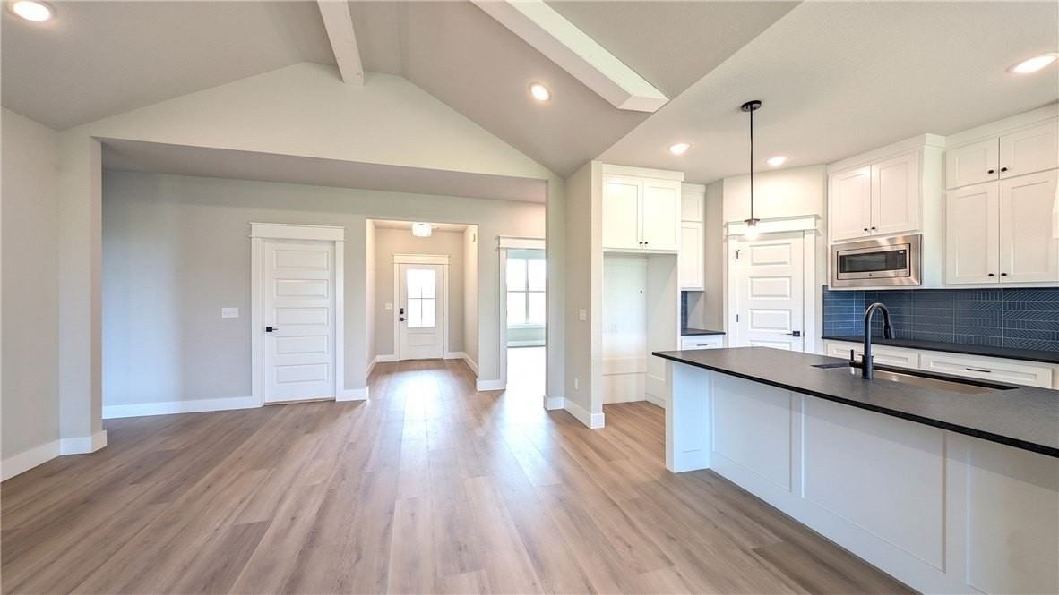 308 White Oak St - Photo 4 of 20