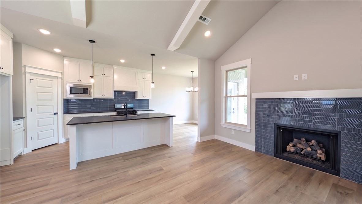 308 White Oak St - Photo 5 of 20