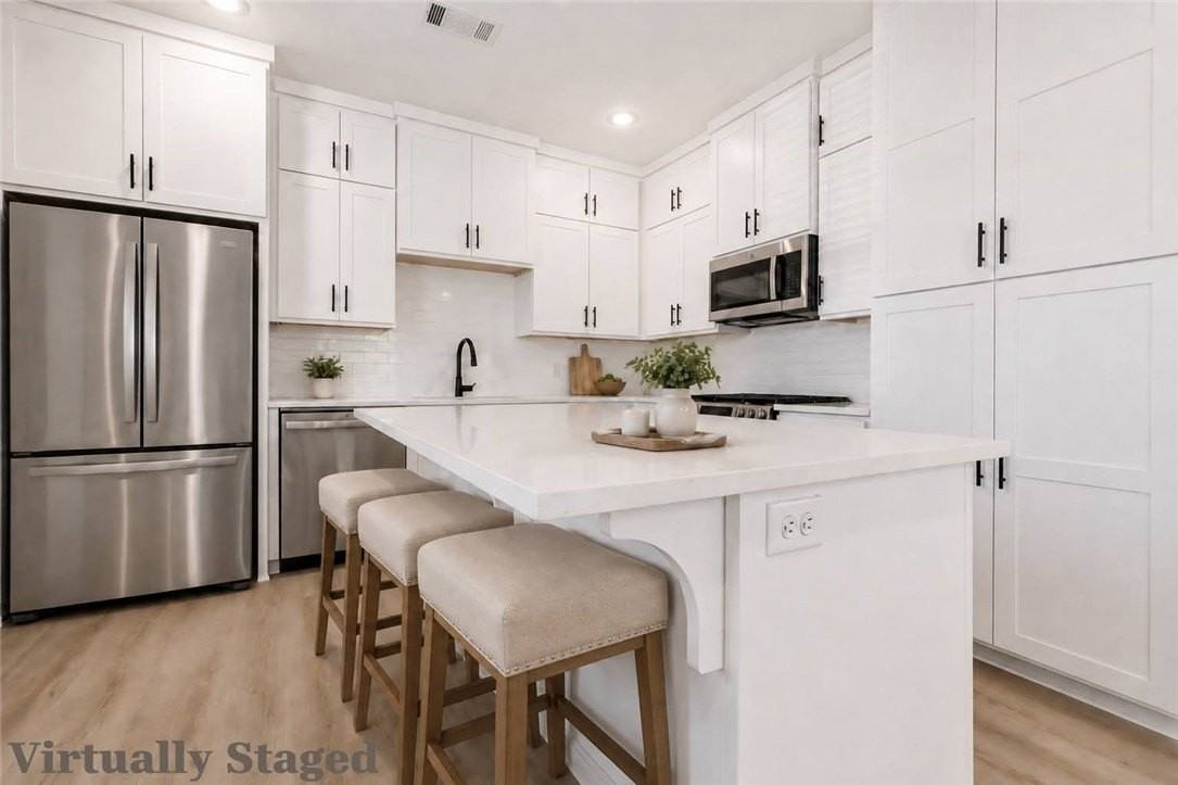 1664 N Leverett Ave - Photo 6 of 38