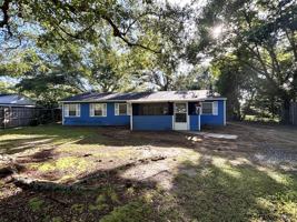 featured image of 205 Price St #1