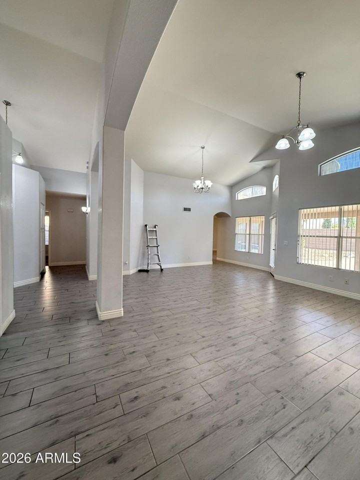 1265 E Spur Ave - Photo 3 of 14