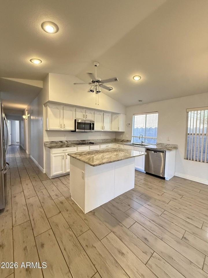 1265 E Spur Ave - Photo 4 of 14