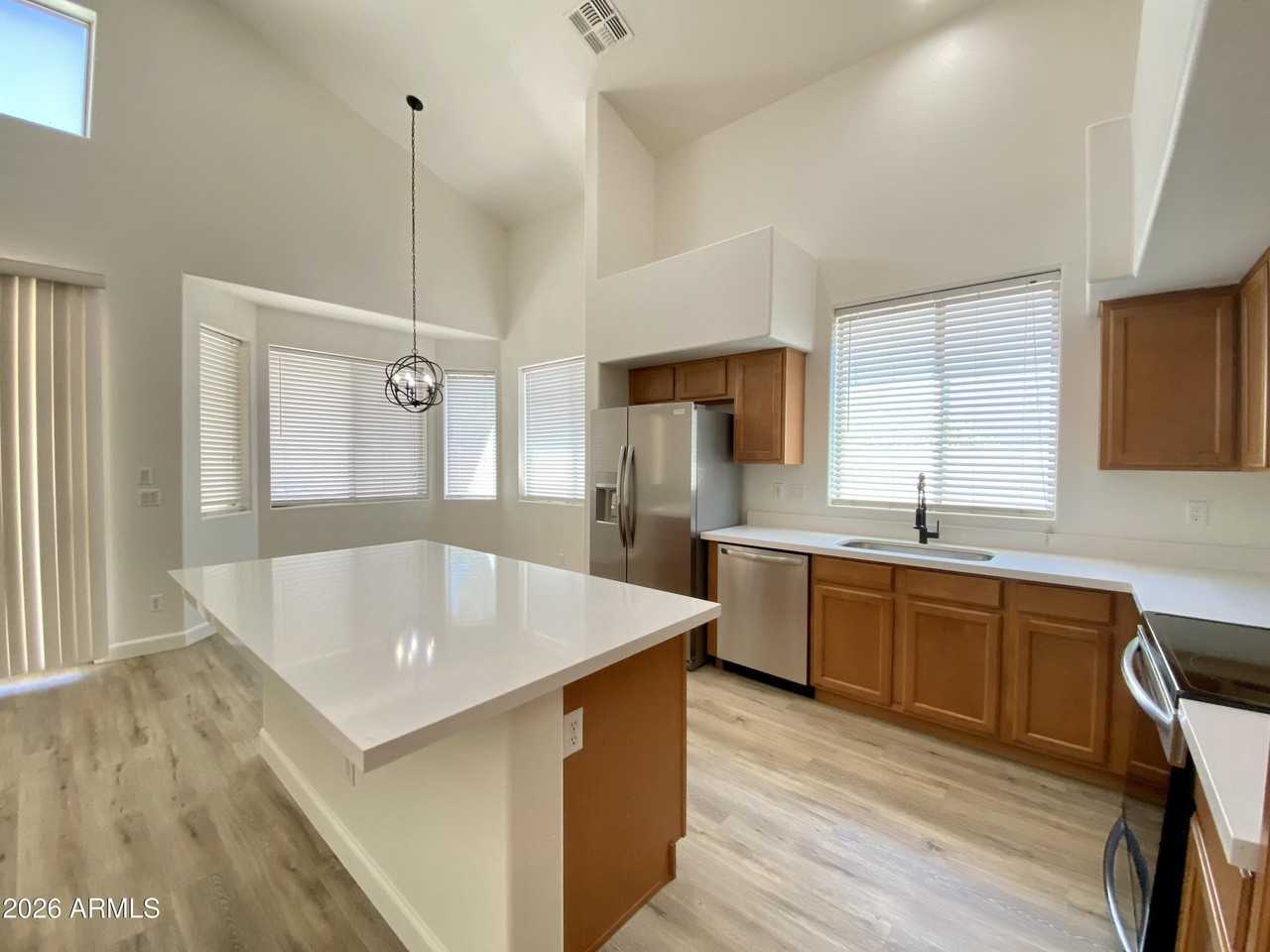 8777 W Hayward Ave - Photo 3 of 19