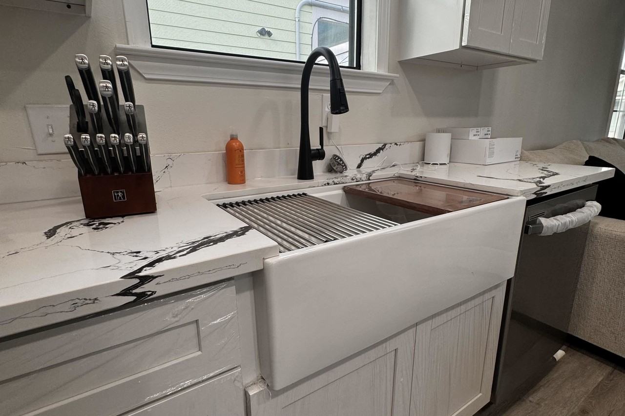 2322 Allen St - Photo 5 of 15