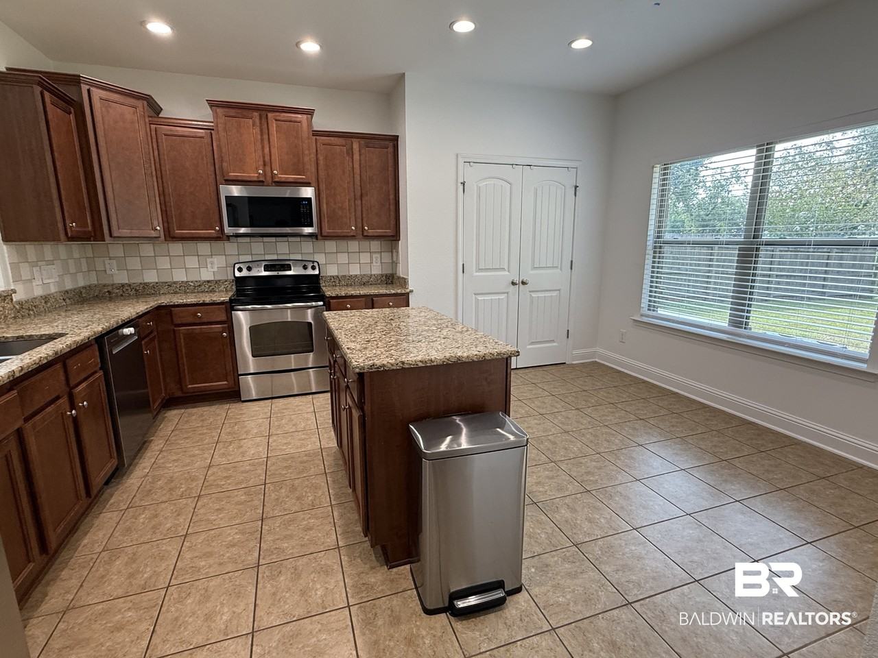 10510 Dunmore Dr - Photo 6 of 18
