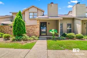 featured image of 200 Parma Dr #B3