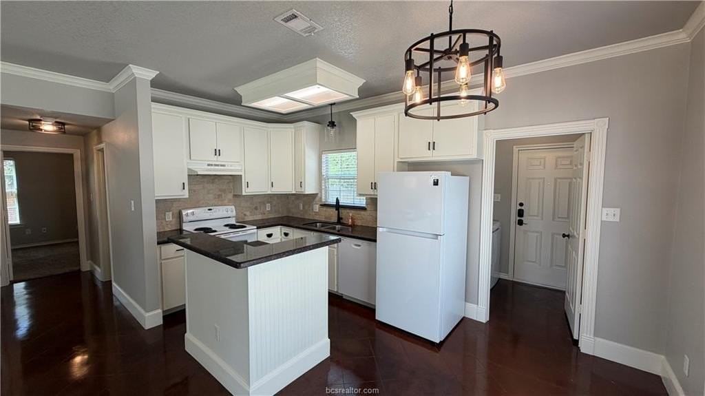3689 Holick Ln - Photo 4 of 20