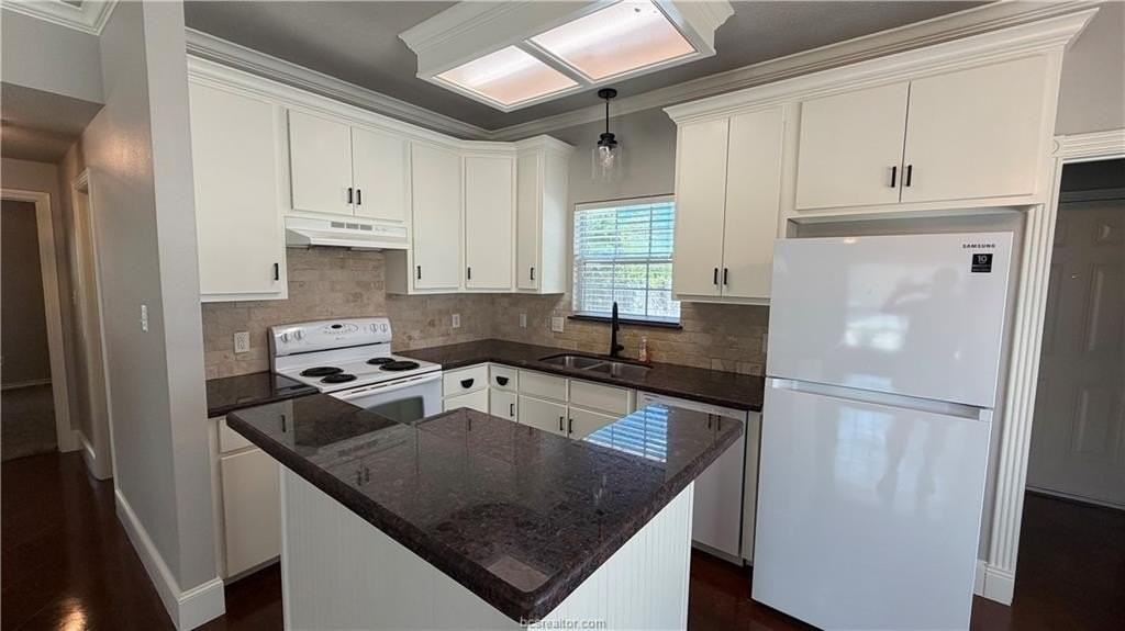 3689 Holick Ln - Photo 5 of 20