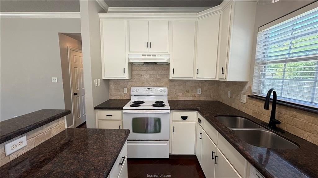 3689 Holick Ln - Photo 6 of 20