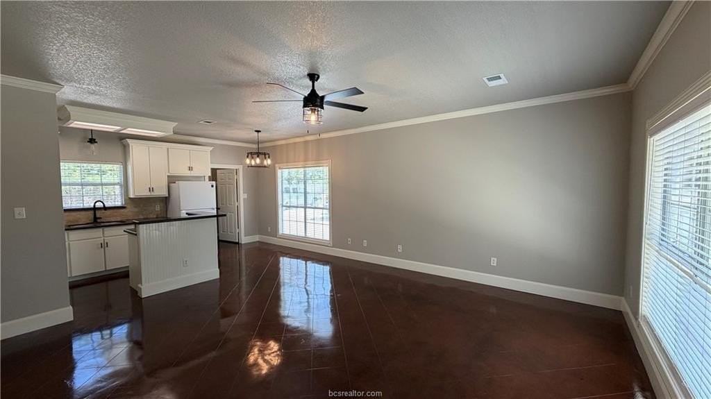 3689 Holick Ln - Photo 7 of 20