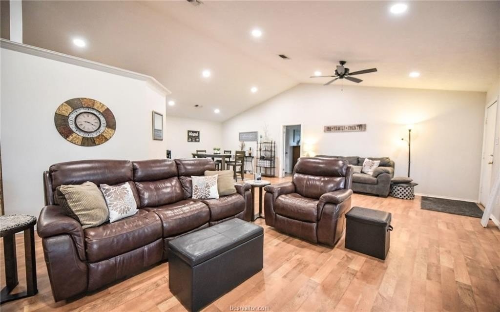3082 County Road 235 - Photo 3 of 13