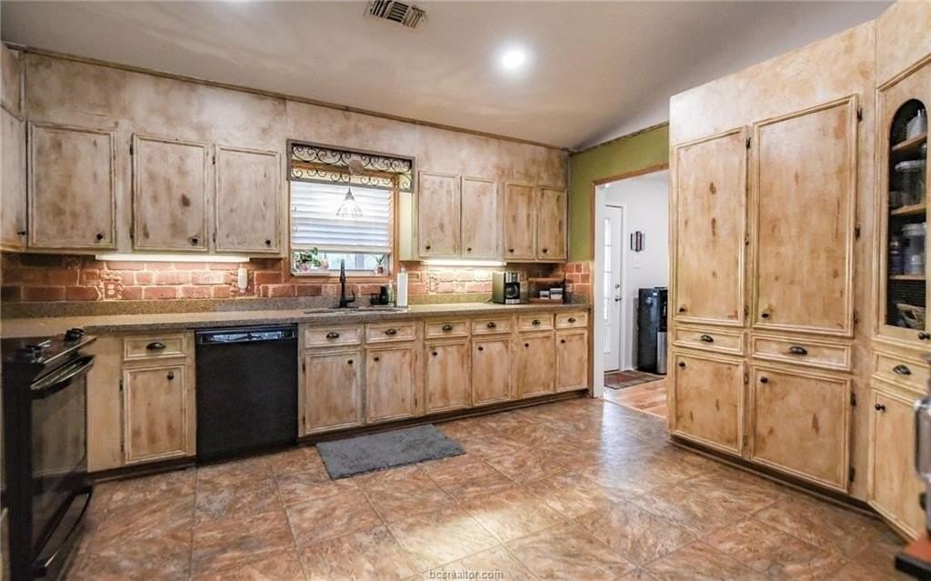 3082 County Road 235 - Photo 7 of 13