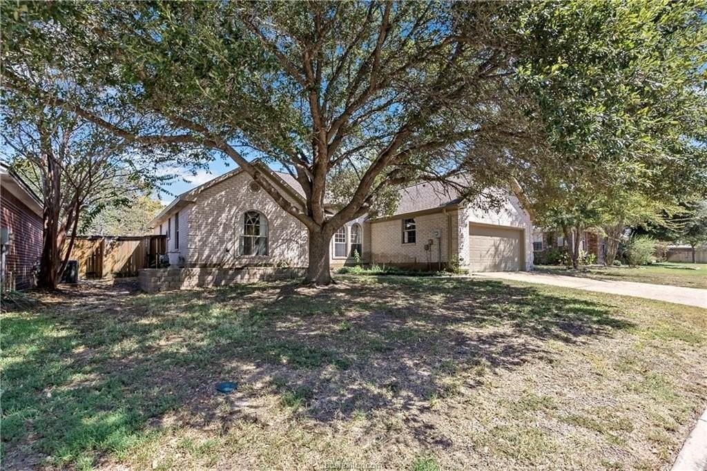 2920 Mirrormere Cir - Photo 2 of 31