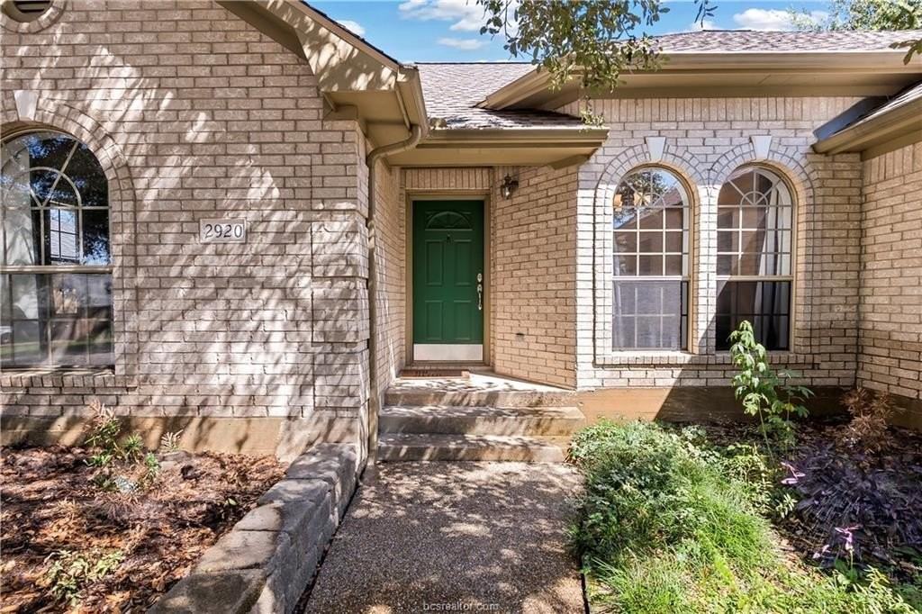 2920 Mirrormere Cir - Photo 3 of 31