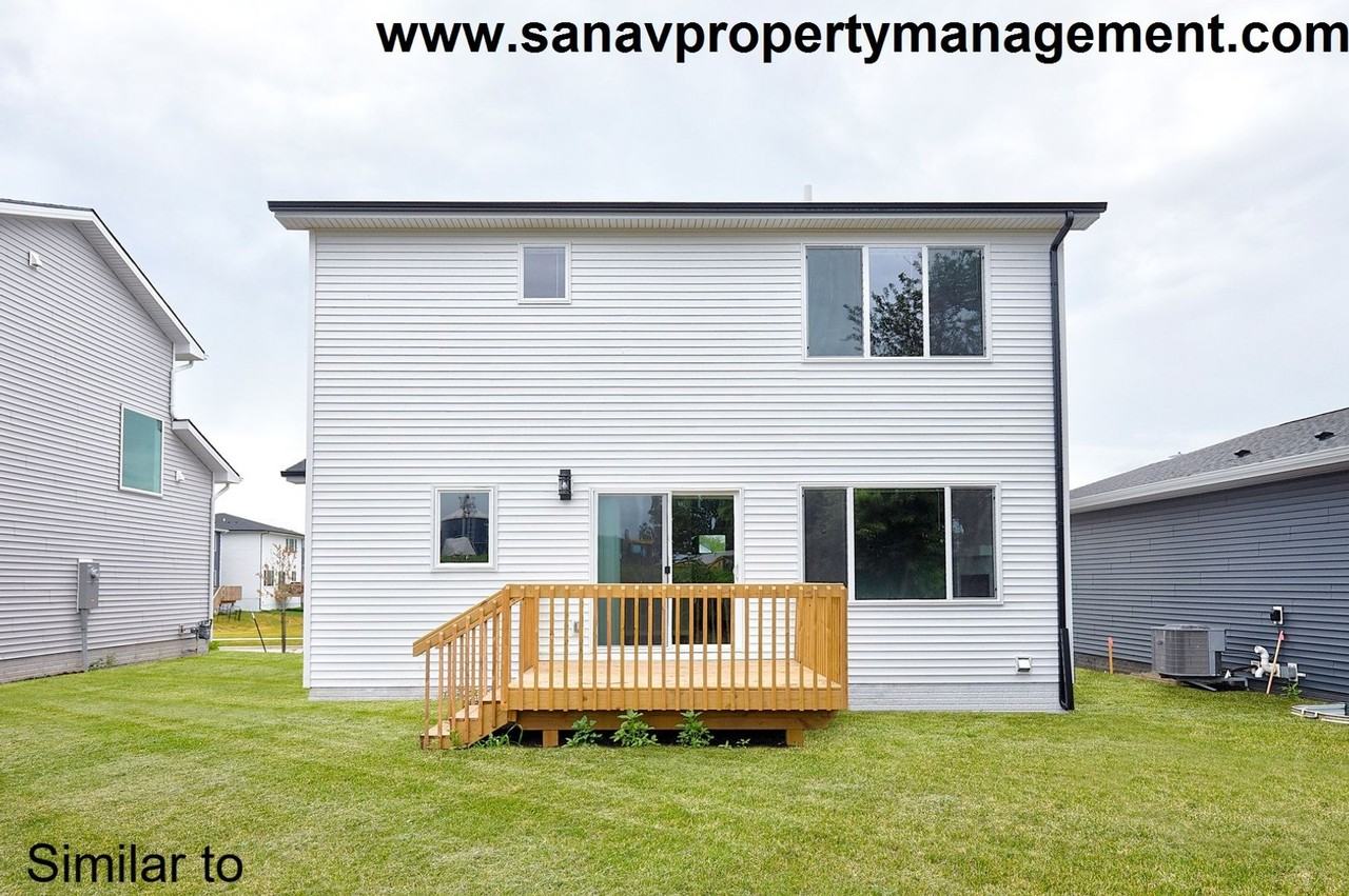 4620 167th St - Photo 4 of 30