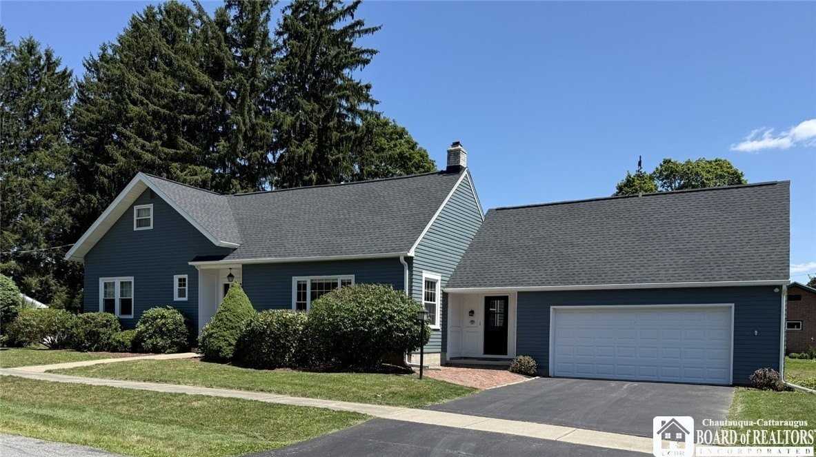 47 Bentley Ave - Photo 2 of 33