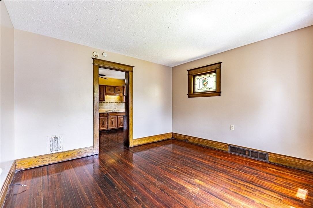 791 Norton St #3 - Photo 7 of 12