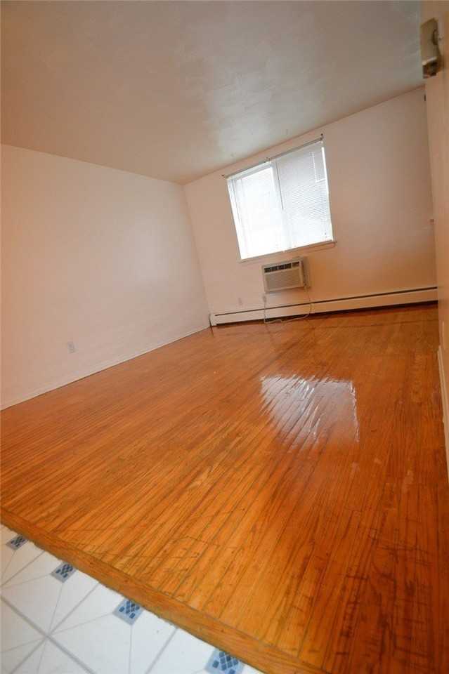 154 Park Ave #9 - Photo 3 of 7