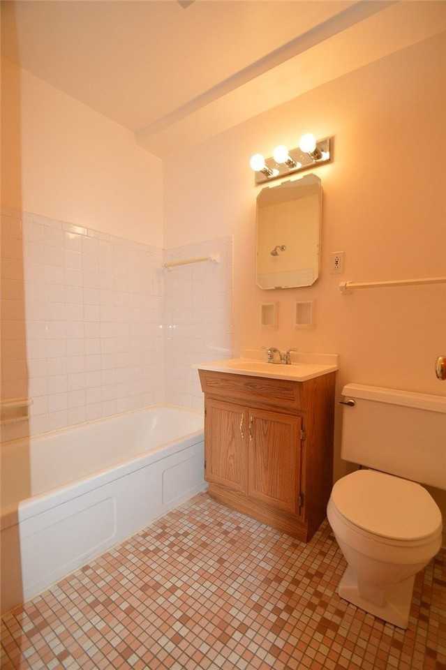 154 Park Ave #9 - Photo 5 of 7