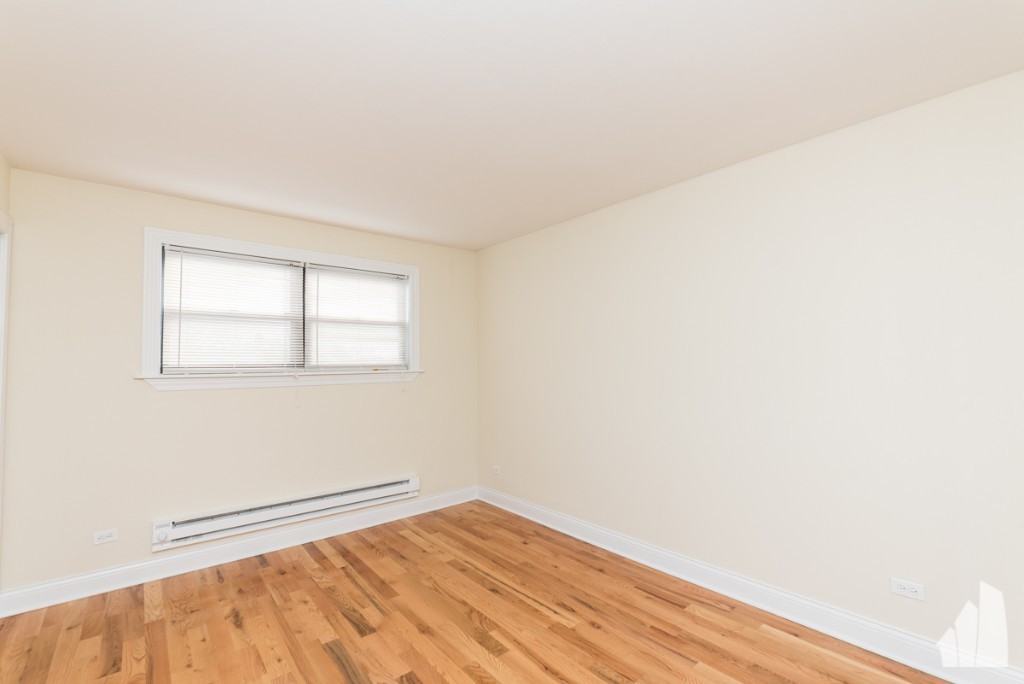 555 W Arlington Pl #308 - Photo 7 of 9