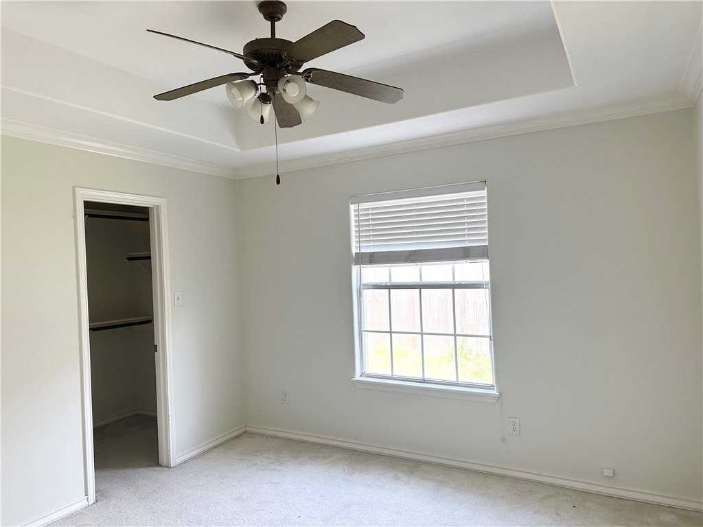 7613 Bayonne Dr - Photo 5 of 15