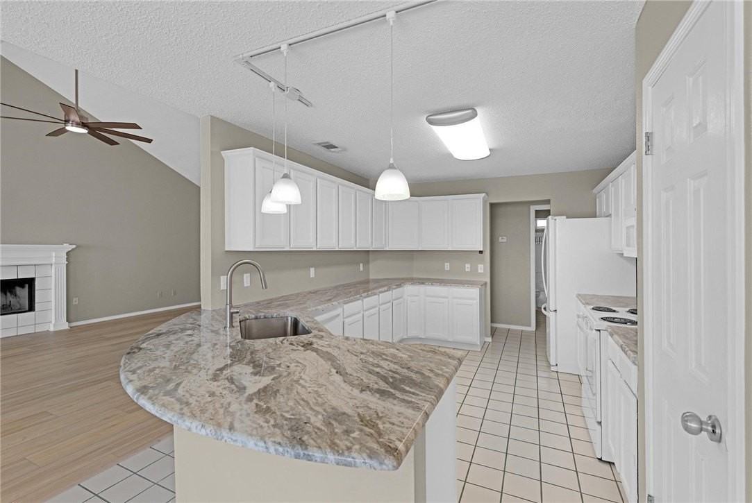 14894 Cobo De Bara Cir - Photo 3 of 41