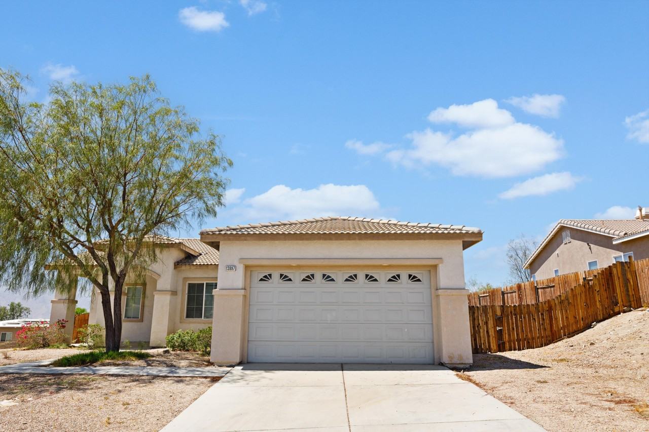 13897 Mountain Top Dr - Photo 2 of 44