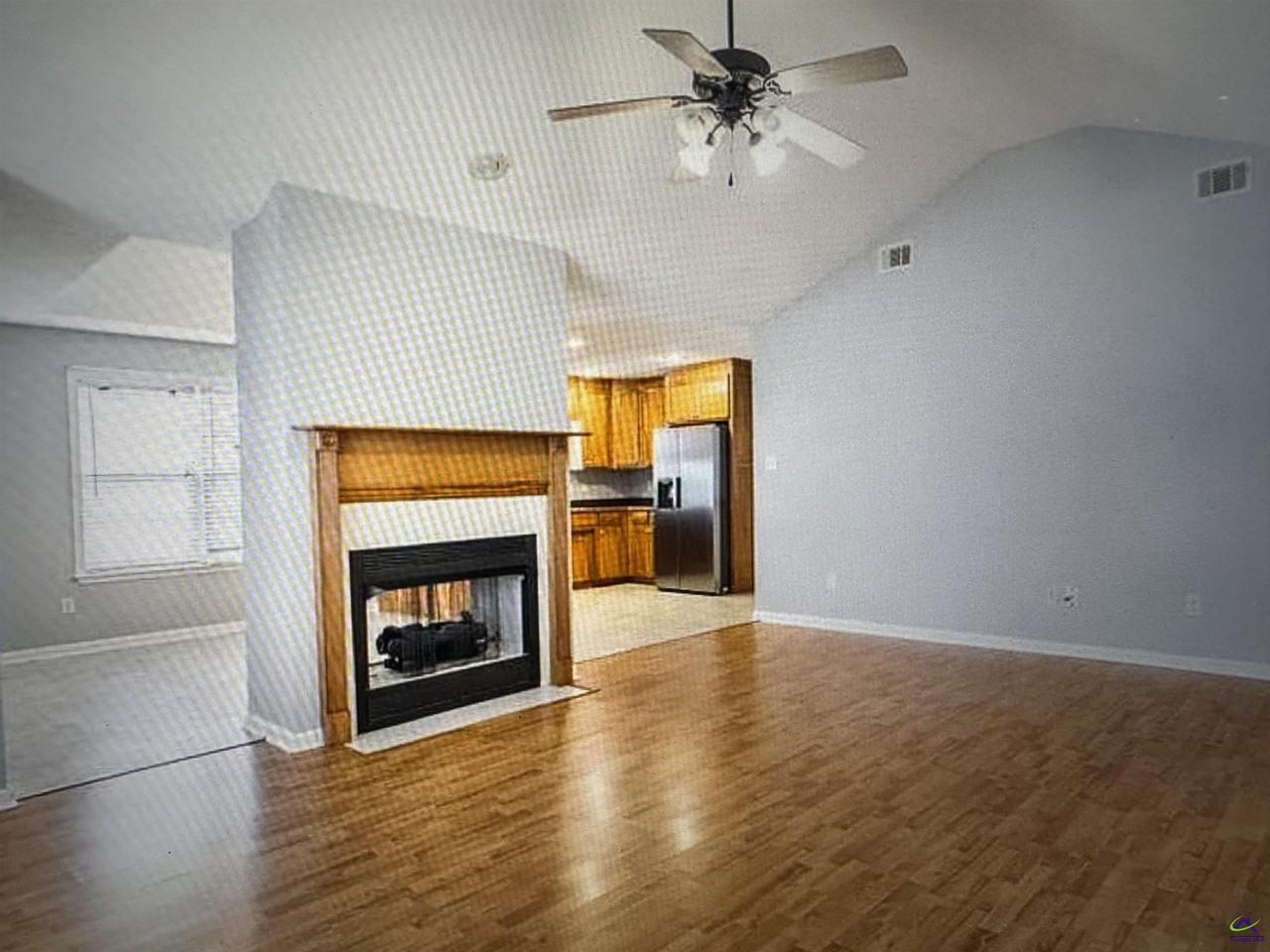 112 Wembley Dr - Photo 3 of 24