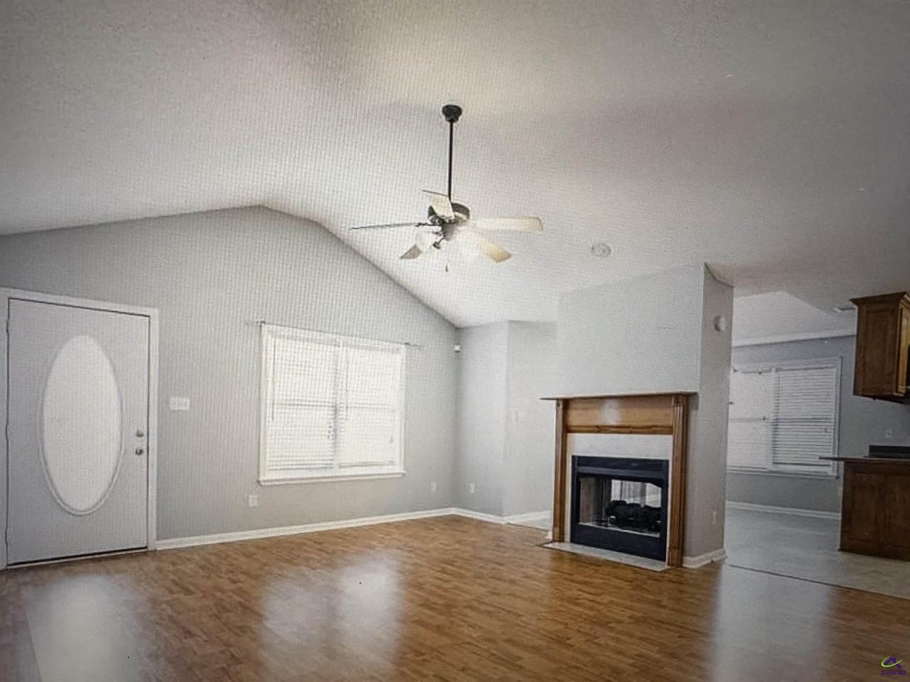112 Wembley Dr - Photo 4 of 24